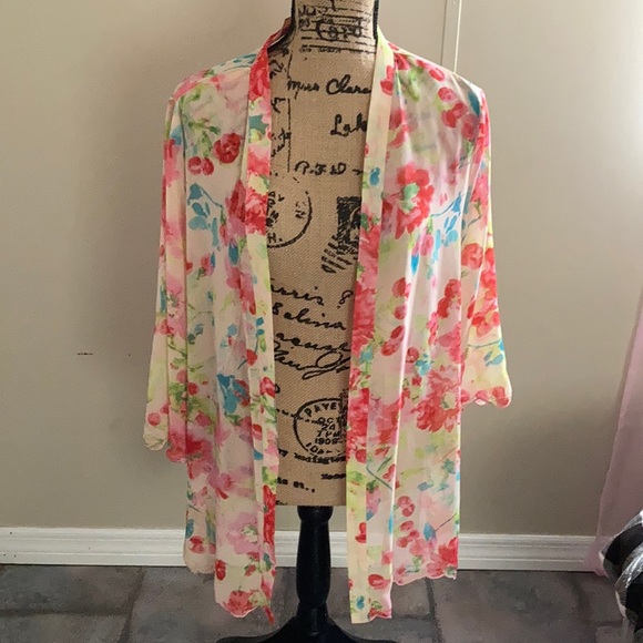 NY Collection Other - Ny Collection petite floral kimono